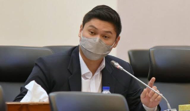 Komisi 1 DPR Puji Jenderal Dudung Sebagai Jenderal Santri yang Peduli Kesulitan Rakyat